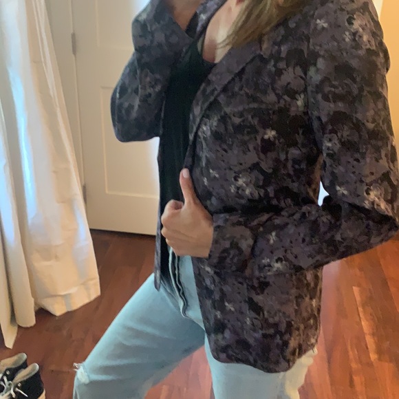 Talula blazer size 4 (from Aritzia). - Picture 2 of 3